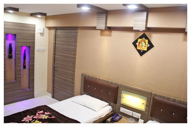 Neeranand Dalhousie- A Pure Vegetarian Hotel Calcutta Eksteriør billede