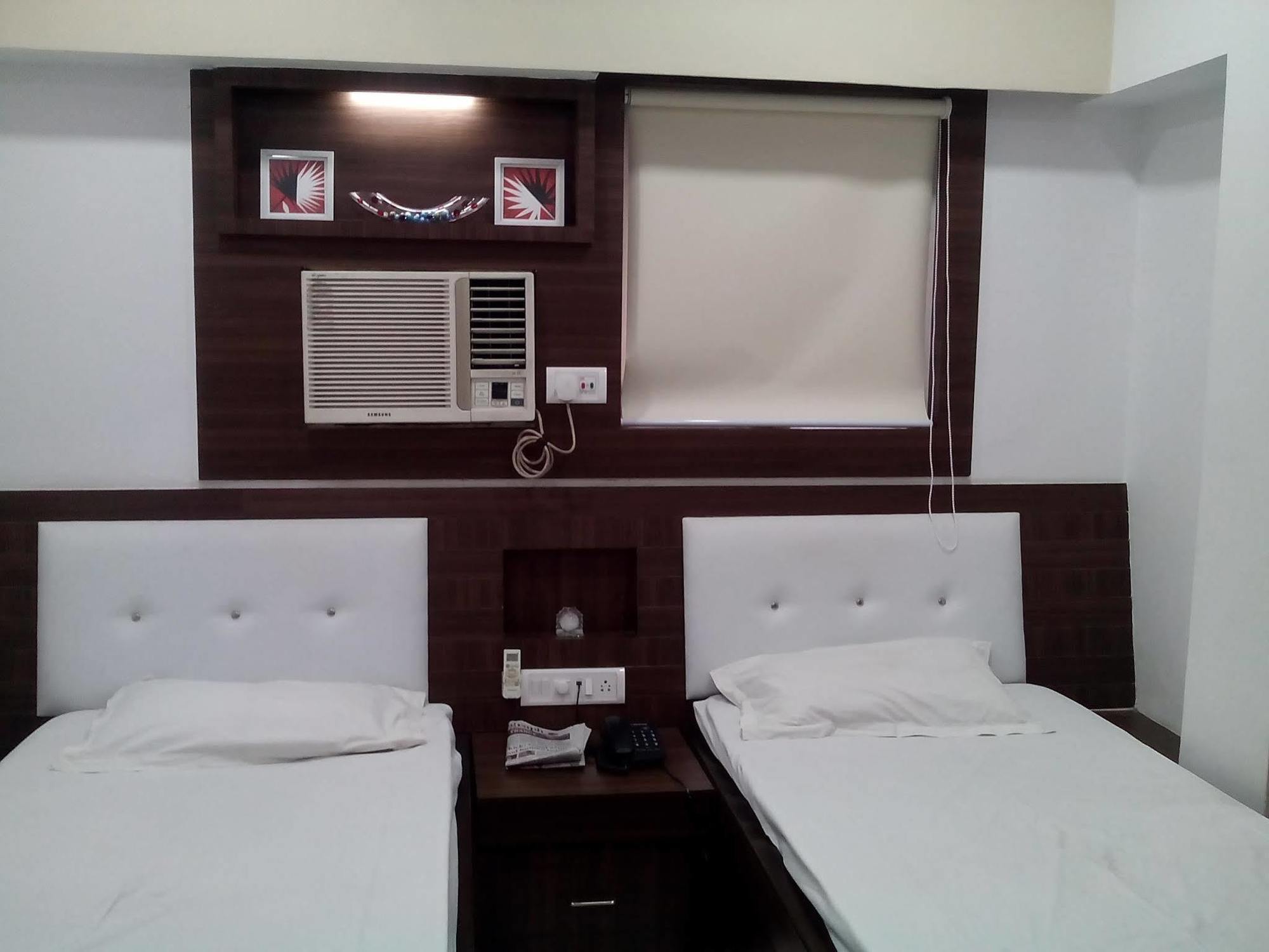 Neeranand Dalhousie- A Pure Vegetarian Hotel Calcutta Eksteriør billede